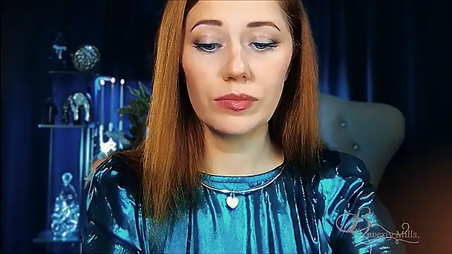 Snapshot of MissBeverlyMills chatting on 04/24/26, 04:37 MissBeverlyMills online show from 04/24/26, 04:37