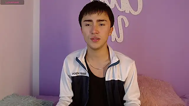 Snapshot of santi-fabulous chatting on 12/04/24, 03:59 santi-fabulous online show from 12/04/24, 03:59