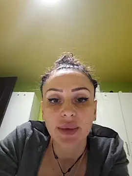 Snapshot of dolcevita002 chatting on 02/17/26, 09:06 dolcevita002 online show from 02/17/26, 09:06