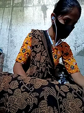 Snapshot of Anushka_Ji chatting on 03/08/25, 06:32 Anushka Ji online show from 03/08/25, 06:32