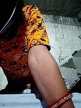 Snapshot of Anushka_Ji chatting on 03/08/25, 04:39 Anushka Ji online show from 03/08/25, 04:39