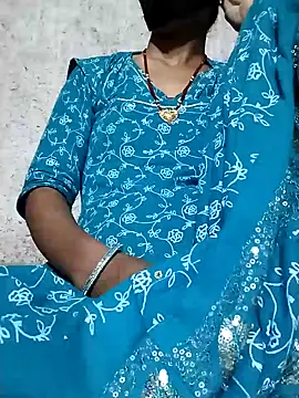 Snapshot of Anushka_Ji chatting on 09/10/25, 04:29 Anushka Ji online show from 09/10/25, 04:29