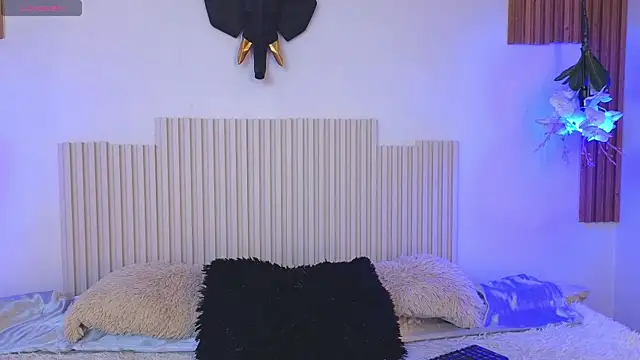 Snapshot of _poison_sweet chatting on 04/04/26, 03:42 poison sweet online show from 04/04/26, 03:42