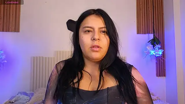 Snapshot of _poison_sweet chatting on 04/22/26, 03:24 poison sweet online show from 04/22/26, 03:24