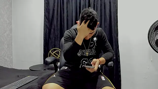 andrew rose  online show from 12/26/24, 03:42