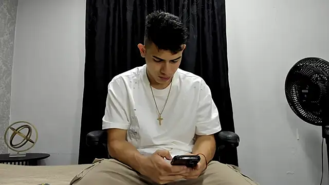 andrew rose  online show from 01/13/25, 02:21