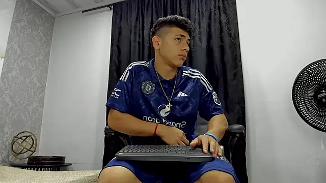 andrew rose  online show from 03/06/25, 03:13