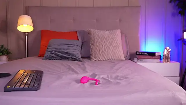 Snapshot of endy_rush chatting on 04/13/26, 12:43 endy rush online show from 04/13/26, 12:43