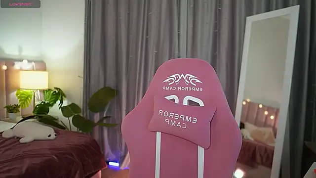 Snapshot of Lala_Land_ chatting on 03/08/25, 03:13 Lala Land online show from 03/08/25, 03:13