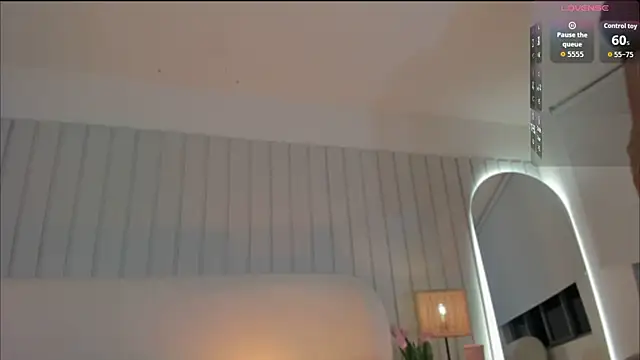 Snapshot of Megan-holly chatting on 04/25/26, 12:13 Megan-holly online show from 04/25/26, 12:13