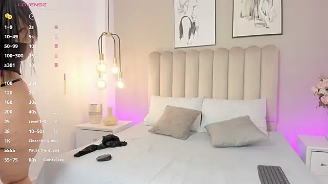 LindaRey  online show from 02/20/25, 02:18