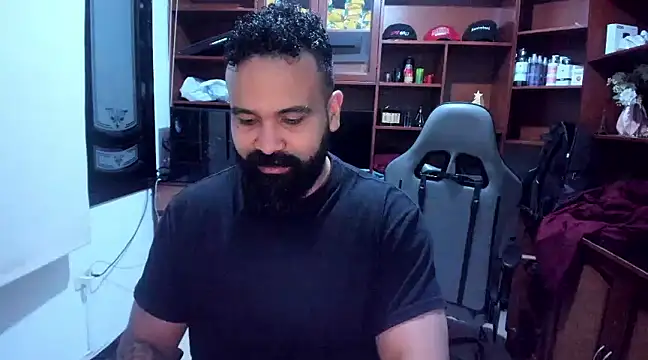 Snapshot of Drako_Argentii chatting on 12/15/24, 03:13 Drako Argentii online show from 12/15/24, 03:13