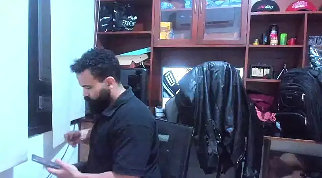 Snapshot of Drako_Argentii chatting on 01/29/25, 06:43 Drako Argentii online show from 01/29/25, 06:43