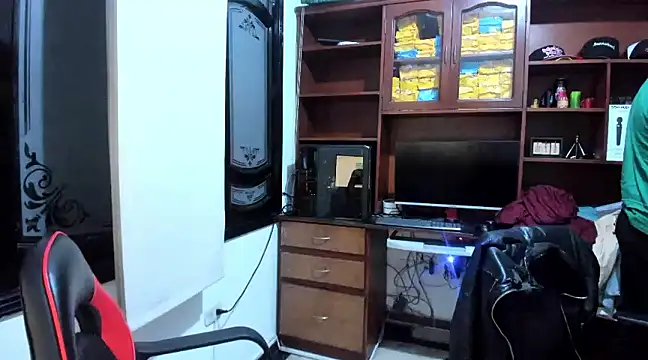 Snapshot of Drako_Argentii chatting on 02/13/25, 11:04 Drako Argentii online show from 02/13/25, 11:04