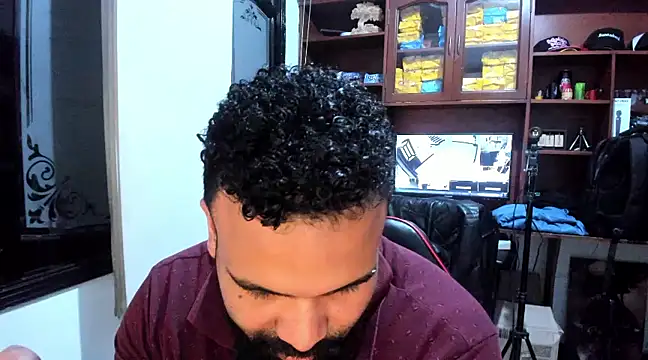 Snapshot of Drako_Argentii chatting on 02/14/25, 10:58 Drako Argentii online show from 02/14/25, 10:58