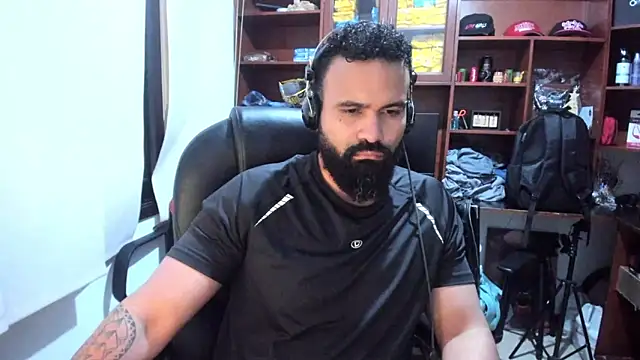 Snapshot of Drako_Argentii chatting on 02/22/25, 03:58 Drako Argentii online show from 02/22/25, 03:58