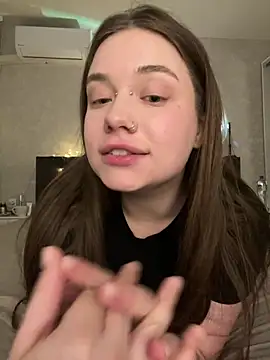 Snapshot of Vikki_toriya chatting on 03/06/26, 06:26 Vikki toriya online show from 03/06/26, 06:26