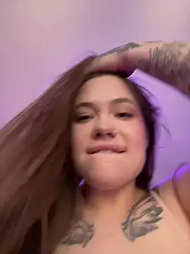 Snapshot of Vikki_toriya chatting on 04/18/26, 12:31 Vikki toriya online show from 04/18/26, 12:31