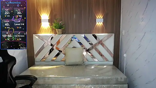 Snapshot of victoria_castillo_b chatting on 11/13/25, 12:37 victoria castillo b online show from 11/13/25, 12:37