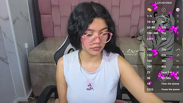 victoria castillo b online show from 01/11/26, 03:28