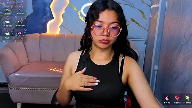 victoria castillo b online show from 04/19/26, 03:06