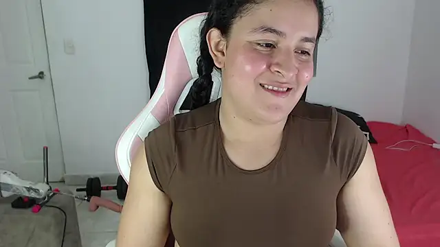 Snapshot of diana_fitass chatting on 06/25/26, 01:05 diana fitass online show from 06/25/26, 01:05