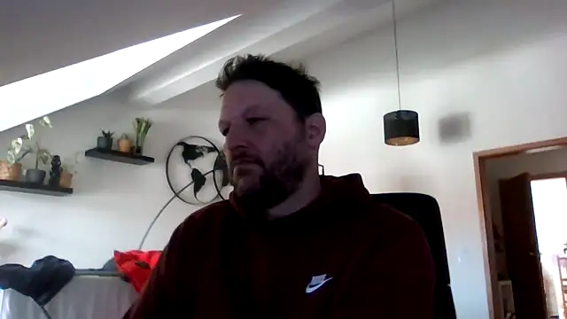 Snapshot of BennyLommy chatting on 04/29/26, 08:29 BennyLommy online show from 04/29/26, 08:29