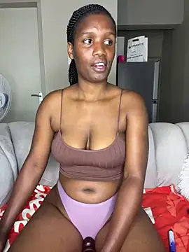 Snapshot of Kinkyy_ chatting on 01/13/25, 07:43 Kinkyy online show from 01/13/25, 07:43