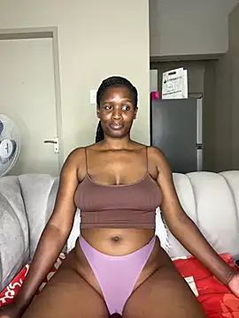 Snapshot of Kinkyy_ chatting on 01/13/25, 10:47 Kinkyy online show from 01/13/25, 10:47