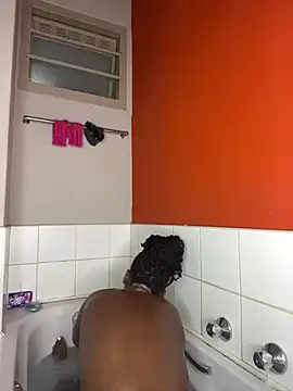 Snapshot of Kinkyy_ chatting on 01/26/25, 06:37 Kinkyy online show from 01/26/25, 06:37