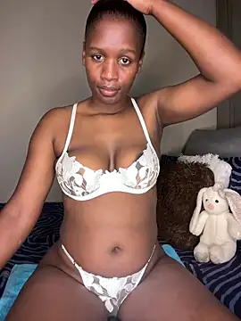 Snapshot of Kinkyy_ chatting on 02/06/25, 12:43 Kinkyy online show from 02/06/25, 12:43