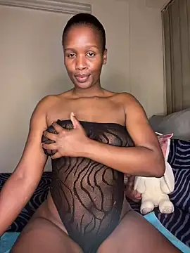 Snapshot of Kinkyy_ chatting on 02/13/25, 02:45 Kinkyy online show from 02/13/25, 02:45