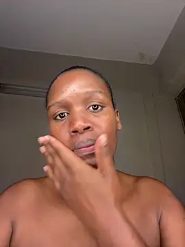 Snapshot of Kinkyy_ chatting on 02/18/25, 01:10 Kinkyy online show from 02/18/25, 01:10