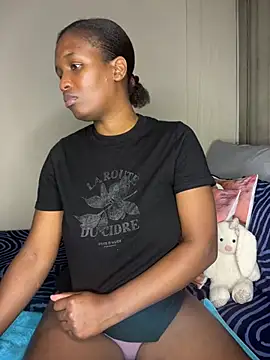 Snapshot of Kinkyy_ chatting on 02/19/25, 05:05 Kinkyy online show from 02/19/25, 05:05