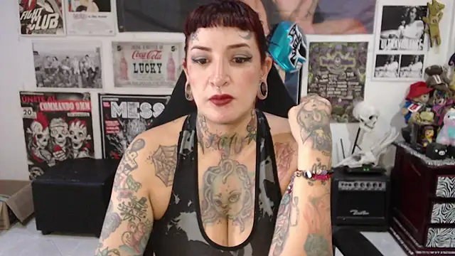 Snapshot of Rollyderolandia666 chatting on 04/21/26, 06:34 Rollyderolandia666 online show from 04/21/26, 06:34