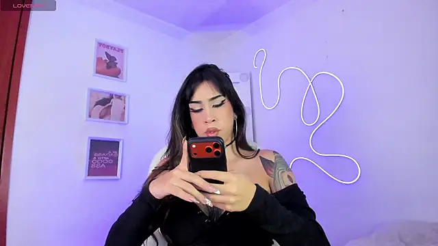 Snapshot of JulietaBomGV chatting on 04/20/26, 07:33 JulietaBomGV online show from 04/20/26, 07:33