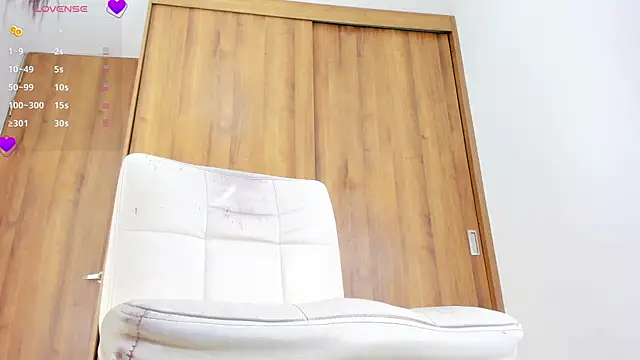 charlotte cruzx online show from 12/22/24, 08:38