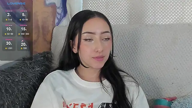 Snapshot of v1cky_ chatting on 12/11/24, 09:45 v1cky online show from 12/11/24, 09:45