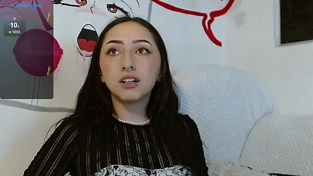 Snapshot of v1cky_ chatting on 12/12/24, 09:37 v1cky online show from 12/12/24, 09:37