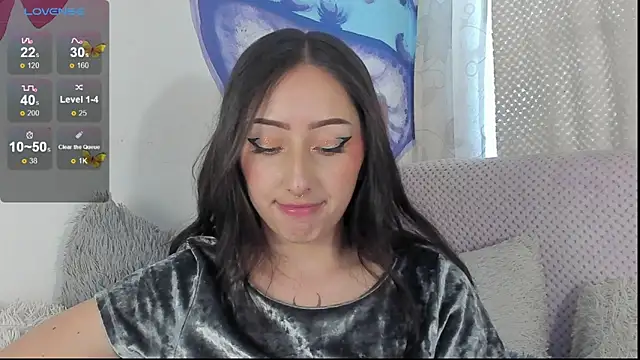 Snapshot of v1cky_ chatting on 12/19/24, 09:38 v1cky online show from 12/19/24, 09:38