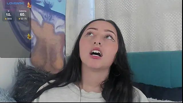 Snapshot of v1cky_ chatting on 01/27/25, 10:27 v1cky online show from 01/27/25, 10:27