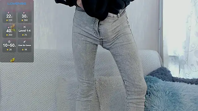 Snapshot of v1cky_ chatting on 02/21/25, 09:54 v1cky online show from 02/21/25, 09:54