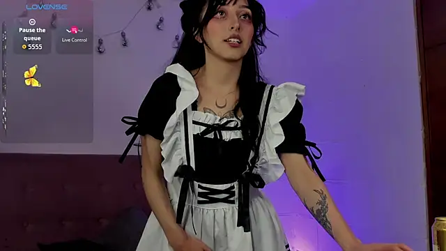 Snapshot of v1cky_ chatting on 11/01/25, 12:56 v1cky online show from 11/01/25, 12:56