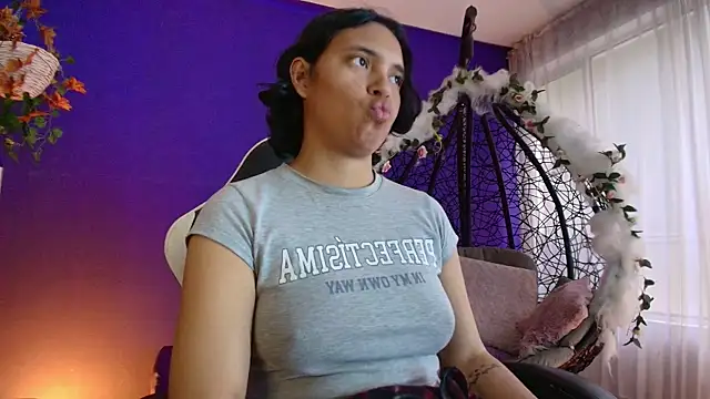 Emmapark  online show from 03/27/26, 06:40