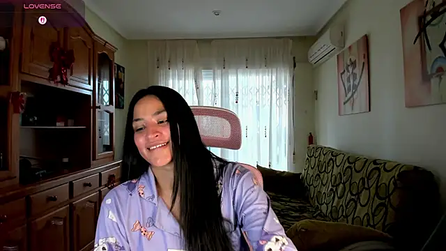 bella apont online show from 03/05/25, 09:05
