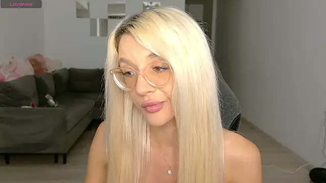 Snapshot of LovelyBianca chatting on 06/08/26, 08:53 LovelyBianca online show from 06/08/26, 08:53