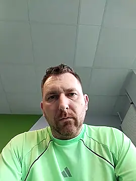 Snapshot of Au_plaisir_des_femmes chatting on 03/24/26, 04:23 Au plaisir des femmes online show from 03/24/26, 04:23