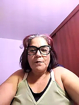 Snapshot of MARIANMILLS__ chatting on 10/12/25, 01:21 MARIANMILLS   online show from 10/12/25, 01:21