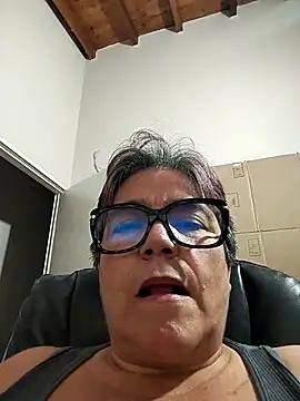 MARIANMILLS   online show from 04/17/26, 10:57