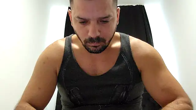 Snapshot of Mitzatb4u chatting on 09/13/25, 08:14 Mitzatb4u online show from 09/13/25, 08:14